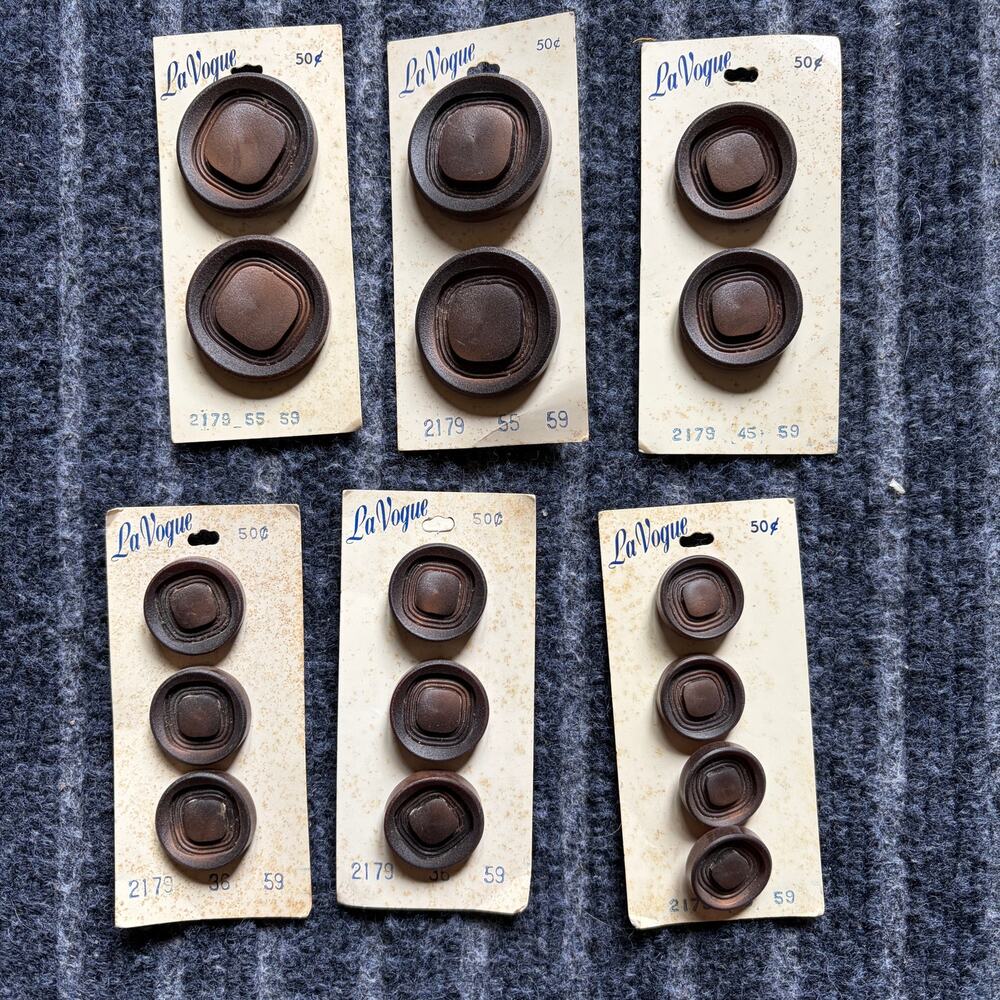 La Vogue Vintage Brown Buttons 2 Sizes #2179